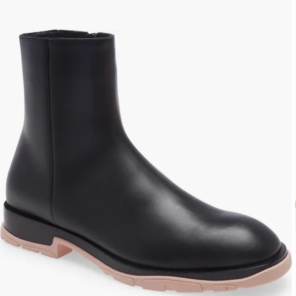 Alexander McQueen Other - Alexander McQueen Tread Slick Lite leather Boot (Men) Sz 41